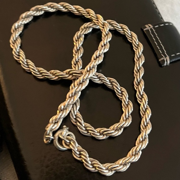 Elegant Sterling Silver Solid Rope Chain Necklace - Picture 2 of 9